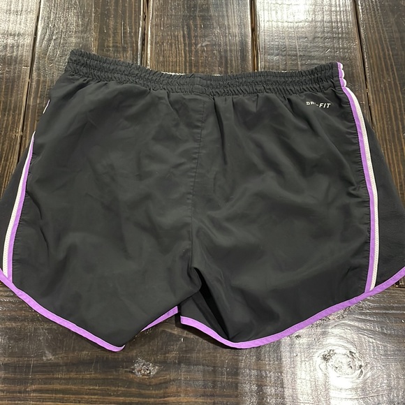 Nike shorts - Picture 2 of 3